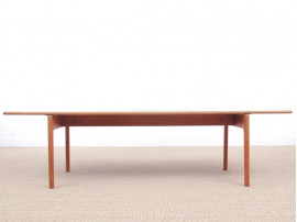 Mid-Century  modern scandinavian coffee table in solid oak by Hans Wegner