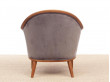 Paire de fauteuils scandinaves en noyer et alcantara