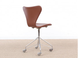 Mid-Century  modern scandinavian leather desk chair Model 3117 by Arne Jacobsen for Fritz Hansen