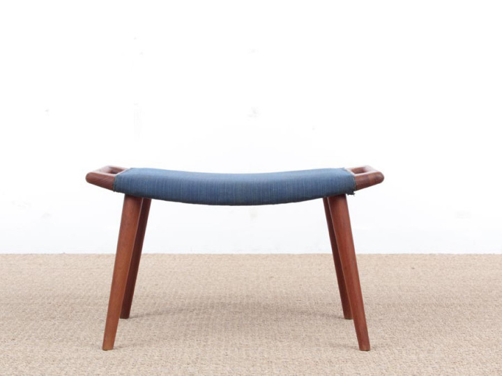 Mid-Century  modern scandinavian "papa bear" stool AP-29 by Hans Wegner for AP Stolen. 