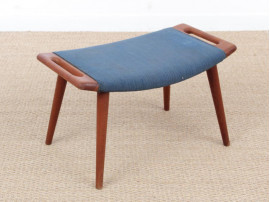 Mid-Century  modern scandinavian "papa bear" stool AP-29 by Hans Wegner for AP Stolen. 