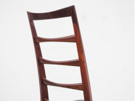 Suite de 4 chaises scandinaves en palissandre de Rio modèle Lis