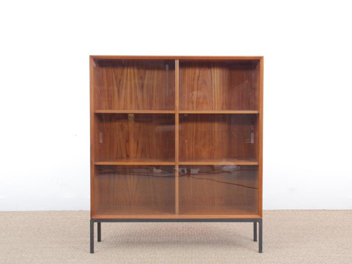 Mid-Century  modern scandinavian vitrine in teak by Ejvind A. Johansson