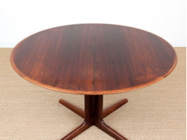 Mid-Century  modern scandinavian round dining table in Rio rosewood 6/10 seat