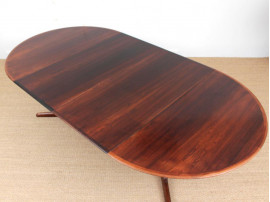 Mid-Century  modern scandinavian round dining table in Rio rosewood 6/10 seat