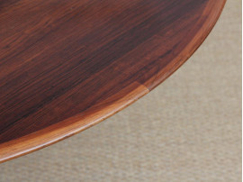 Mid-Century  modern scandinavian round dining table in Rio rosewood 6/10 seat