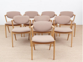 Suite de 8 chaises scandinaves en chêne, modèle 42