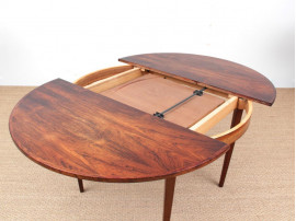 Mid-Century  modern scandinavian round dining table in Rio rosewood 6/8 seats