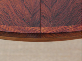 Mid-Century  modern scandinavian round dining table in Rio rosewood 6/8 seats