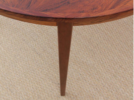 Mid-Century  modern scandinavian round dining table in Rio rosewood 6/8 seats