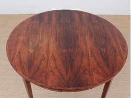 Mid-Century  modern scandinavian round dining table in Rio rosewood 6/8 seats