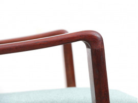 Paire de fauteuils scandinaves en acajou modèle 35. Tissu sur mesure.