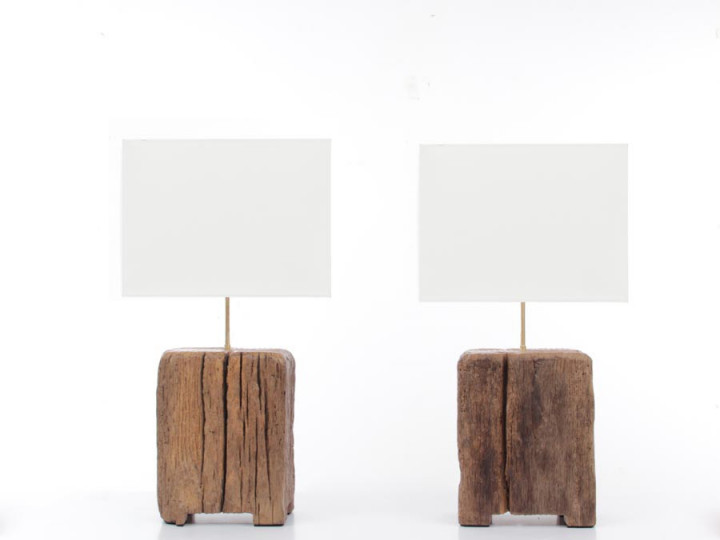 pair of lamps in sculpted oak. Unique pieces. 