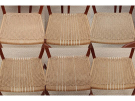 Suite de 6 chaises scandinaves en teck et corde modèle 75