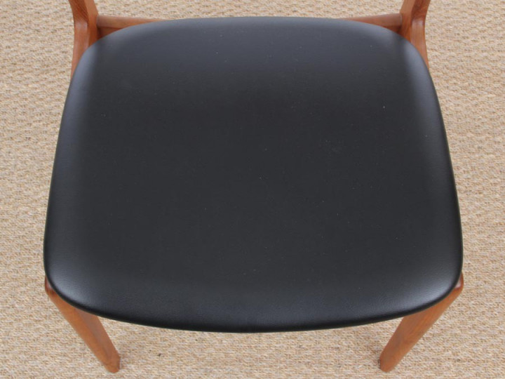 2 chaises scandinaves vintage en teck et skaï noir Lübke – Aux Objets Trouvés