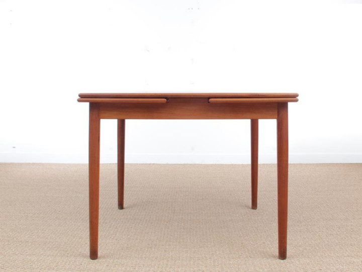 Mid-Century modern scandinavian square dining table. 4/6 seats.