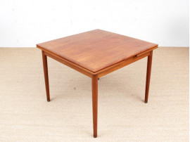 Mid-Century modern scandinavian square dining table. 4/6 seats.