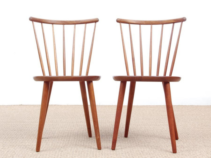 Mid-Century modern scandinavian pair of chairs in teak