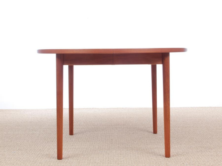 Mid-Century modern scandinavian round dining table in teak 4/8 seats by Nils Jonsson