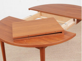 Mid-Century modern scandinavian round dining table in teak 4/8 seats by Nils Jonsson