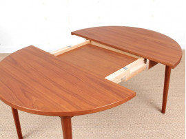 Mid-Century modern scandinavian round dining table in teak 4/8 seats by Nils Jonsson