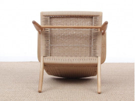 Mid-Century modern scandinavian arm chair in oak model CH 25 by Hans Wegner. New edition