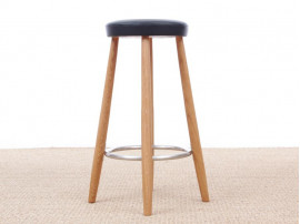 Tabouret de bar scandinave modèle  CH 56 hauteur 76 cm. Edition neuve. 