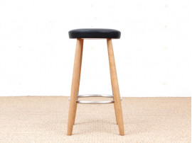 Tabouret de bar scandinave modèle  CH 58 hauteur 68 cm. Edition neuve. 