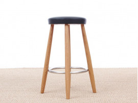 Tabouret de bar scandinave modèle  CH 58 hauteur 68 cm. Edition neuve. 