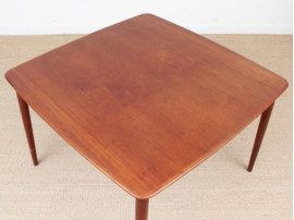 Mid-Century Modern danish extendable dining table in teak, 4/10 seats