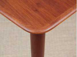 Mid-Century Modern danish extendable dining table in teak, 4/10 seats