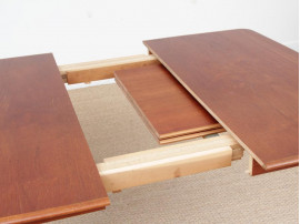 Mid-Century Modern danish extendable dining table in teak, 4/10 seats