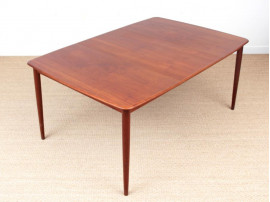 Mid-Century Modern danish extendable dining table in teak, 4/10 seats