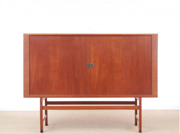 Mid-Century modern scandinavian hight cabinet in teak model President by Hans Wegner for Ry Møbler