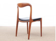 Suite de 10 chaises scandinaves en teck. 