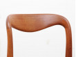 Suite de 10 chaises scandinaves en teck. 