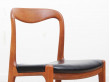 Suite de 10 chaises scandinaves en teck. 