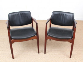 Paire de fauteuils scandinaves en palissandre de Rio modèle 66 