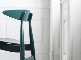 Mid-Century Modern CH 33 chair lacquered by Hans Wegner. New product. 