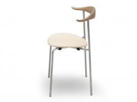 Mid-Century Modern CH 88P foamed seat chair by Hans Wegner. New product.