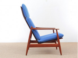 Fauteuil scandinave à dossier haut, en teck modèle 341.