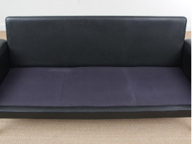 Mid modern danish 3 seats black leather sofa, model 500 by Hans Olsen