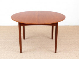 Mid-Century  modern scandinavian round dining table in teak, 4/10 seats