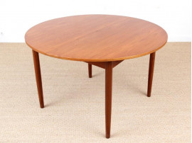 Mid-Century  modern scandinavian round dining table in teak, 4/10 seats