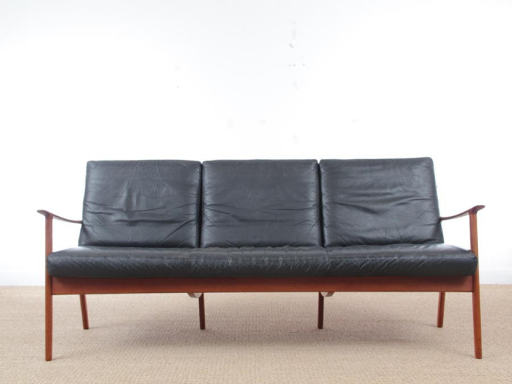 Danish mid-century modern sofa 3 seats by Ole Wanscher for Paul Jepesen in teak and leather.