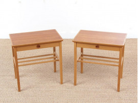 Paire de tables de chevets scandinaves en teck et chêne. 