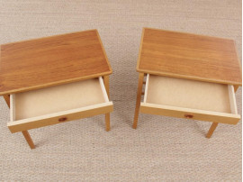 Paire de tables de chevets scandinaves en teck et chêne. 