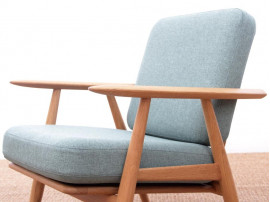 Fauteuil scandinave modèle "Cigar" GE 240. Nouvelle édition