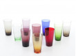 Suite de 8 verres colorés 