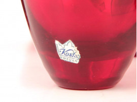 Suite de 11 verres timbale, rouges.